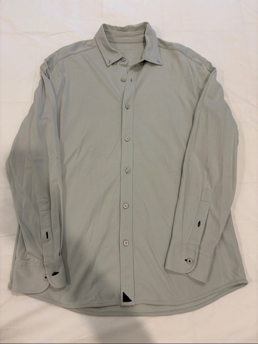 UNTUCKit Men's Long-Sleeve Button-Up Shirt in Light Gray